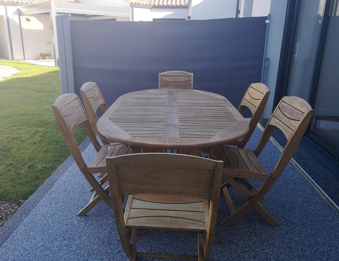 En Plein Centre, Jolie Maison Pour 6 Avec Jardin Beauvoir-sur-Mer Exterior foto
